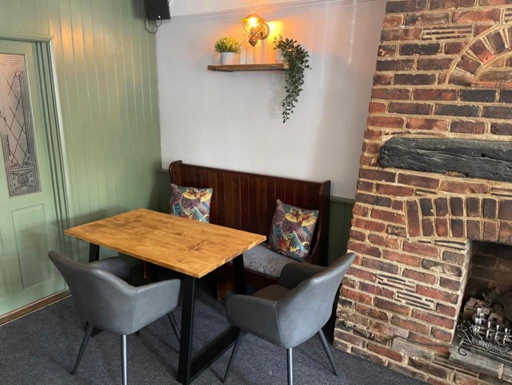 The Pheasant Inn ダンスタブル エクステリア 写真